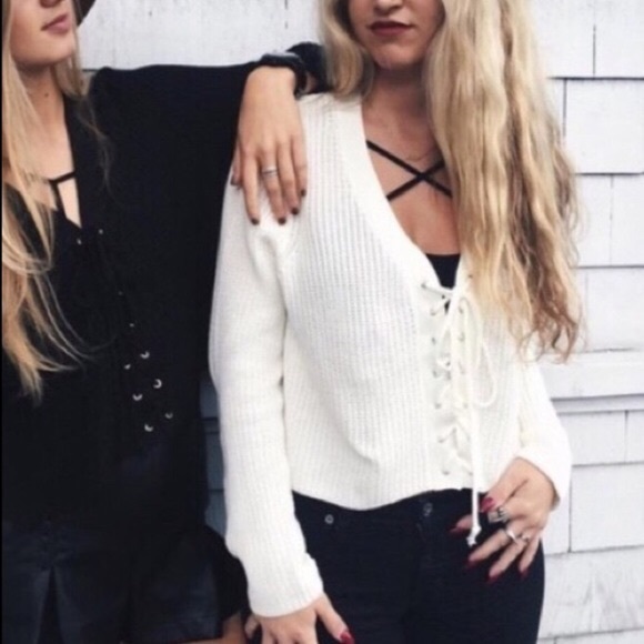 LF Sweaters - LF milau lace up cropped sweater